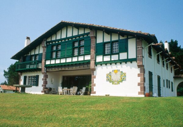 Set de Table- Maison de Luis Mariano- Façade labourdine